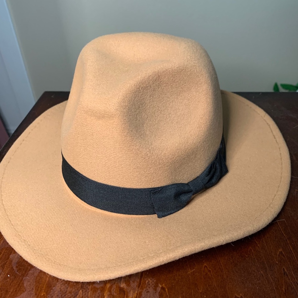 Bow Decorated Beige Panama Hat